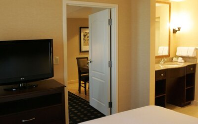 Homewood Suites by Hilton Toronto Airport Corporate Centre