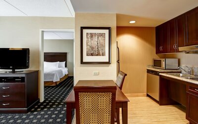 Homewood Suites by Hilton Toronto Airport Corporate Centre