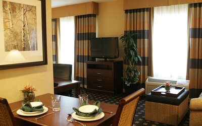 Homewood Suites by Hilton Toronto Airport Corporate Centre