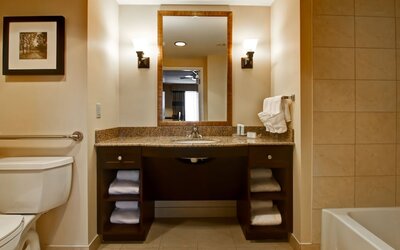 Homewood Suites by Hilton Toronto Airport Corporate Centre