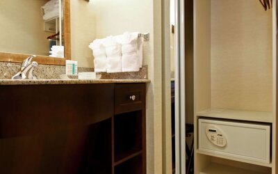 Homewood Suites by Hilton Toronto Airport Corporate Centre