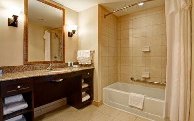 Homewood Suites by Hilton Toronto Airport Corporate Centre