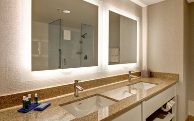 Holiday Inn Express Hotel & Suites Toronto - Markham by IHG