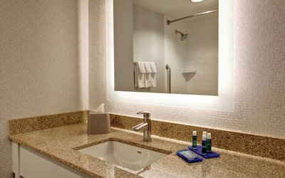 Holiday Inn Express Hotel & Suites Toronto - Markham by IHG