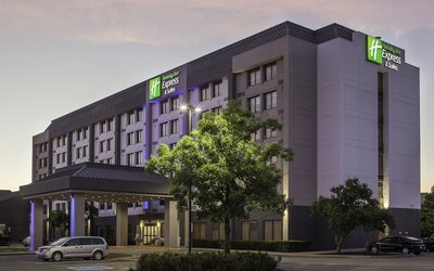 Holiday Inn Express & Suites Mississauga-Toronto Southwest by IHG