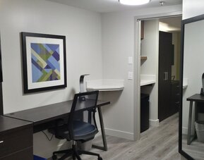 Holiday Inn Express & Suites Mississauga-Toronto Southwest by IHG