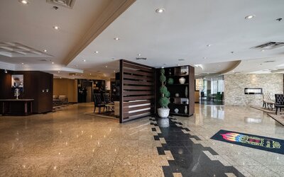 Monte Carlo Inn Airport Suites