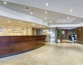 Monte Carlo Inn Airport Suites