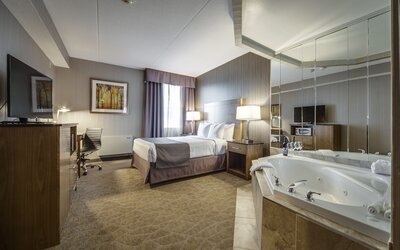 Monte Carlo Inn Airport Suites