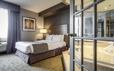 Monte Carlo Inn Airport Suites