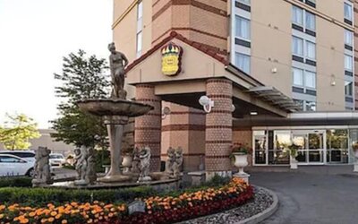 Monte Carlo Inn Airport Suites