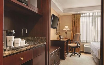 Radisson Hotel Toronto Airport West