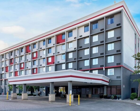 Best Western Plus Toronto Airport Hotel