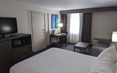 Best Western Plus Toronto Airport Hotel
