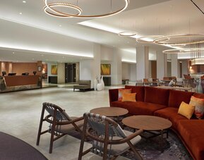 Hilton Toronto Airport Hotel & Suites