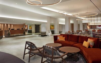 Hilton Toronto Airport Hotel & Suites