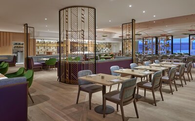 Hilton Toronto Airport Hotel & Suites