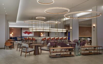 Hilton Toronto Airport Hotel & Suites
