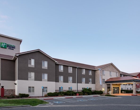 Holiday Inn Express & Suites Denver SW-Littleton by IHG
