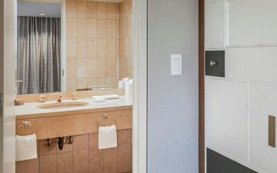 Metropolitan Hotel Vancouver by Marriott