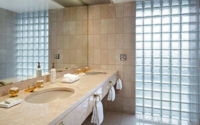 Metropolitan Hotel Vancouver by Marriott