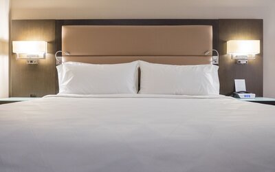 Holiday Inn & Suites Vancouver Downtown by IHG
