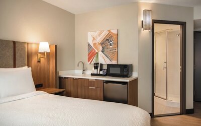 Holiday Inn & Suites Vancouver Downtown by IHG
