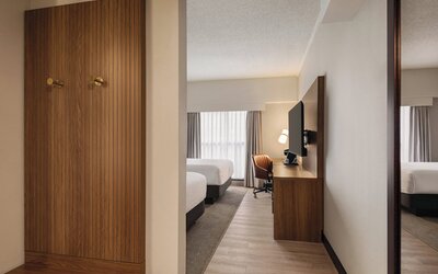 Holiday Inn & Suites Vancouver Downtown by IHG