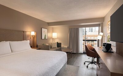 Holiday Inn & Suites Vancouver Downtown by IHG