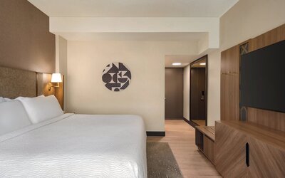 Holiday Inn & Suites Vancouver Downtown by IHG
