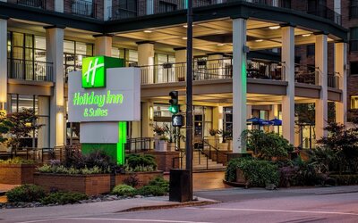 Holiday Inn & Suites Vancouver Downtown by IHG