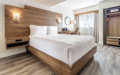 Atrium Hotel Vancouver
