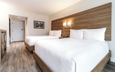 Atrium Hotel Vancouver