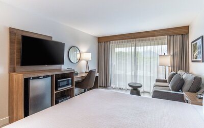 Atrium Hotel Vancouver