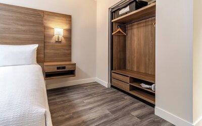 Atrium Hotel Vancouver