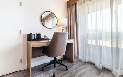Atrium Hotel Vancouver