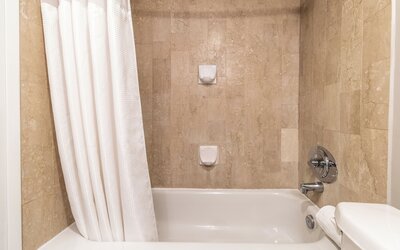 Atrium Hotel Vancouver
