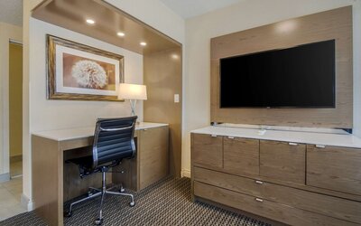 Best Western Premier Chateau Granville Hotel & Suites & Conf. Centre