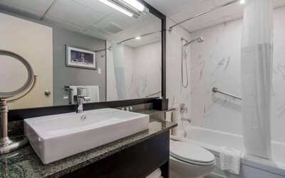 Best Western Premier Chateau Granville Hotel & Suites & Conf. Centre