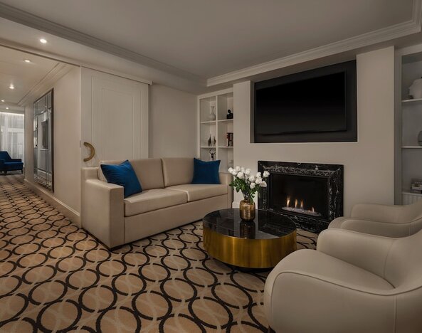 AZUR Legacy Collection Hotel