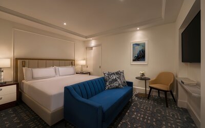 AZUR Legacy Collection Hotel