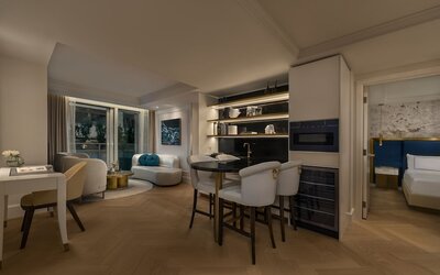 AZUR Legacy Collection Hotel