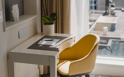 AZUR Legacy Collection Hotel