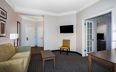 La Quinta Inn & Suites by Wyndham Denver Boulder-Louisville