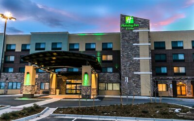 Holiday Inn & Suites Denver Tech Center-Centennial by IHG
