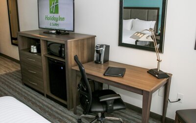 Holiday Inn & Suites Denver Tech Center-Centennial by IHG