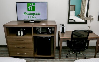 Holiday Inn & Suites Denver Tech Center-Centennial by IHG