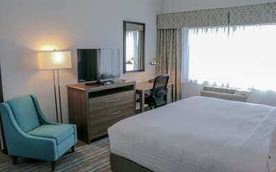 Holiday Inn & Suites Denver Tech Center-Centennial by IHG