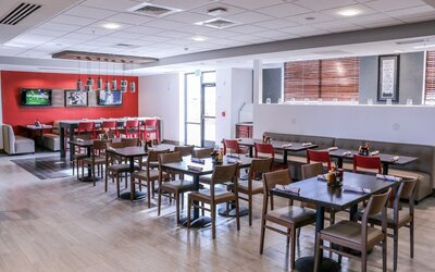 Holiday Inn & Suites Denver Tech Center-Centennial by IHG