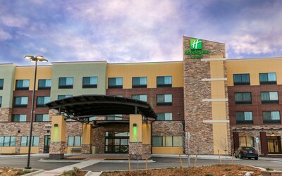 Holiday Inn & Suites Denver Tech Center-Centennial by IHG